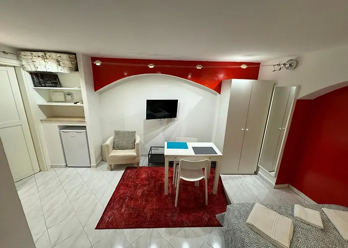 Urbana Colosseo Boutique