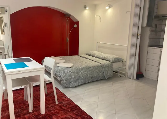 Urbana Colosseo Boutique